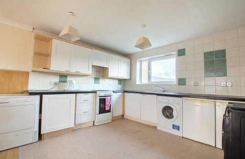 Uphall Casa | Charming Livingston Home with Garden