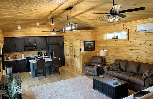 Chittenden County Cabina | Charming Lodge with Tranquil Views