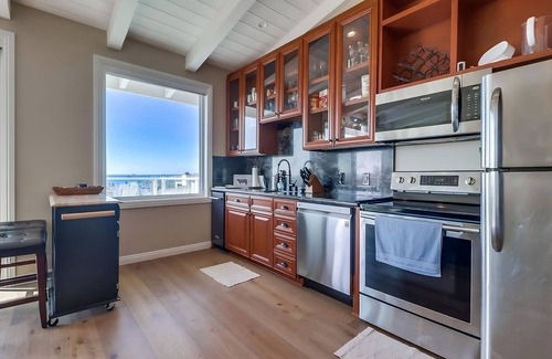 Bay Park Casa | Charming loft with BBQ/OCEAN VIEW. in sunny San Diego.