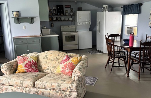 Luray Apartamento | Encantador, Animales domésticos bienvenidos Loft con vistas a la montaña de 200 acres granja