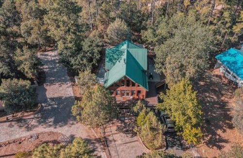 Pine Casa | Charming Log AFrame in Pine