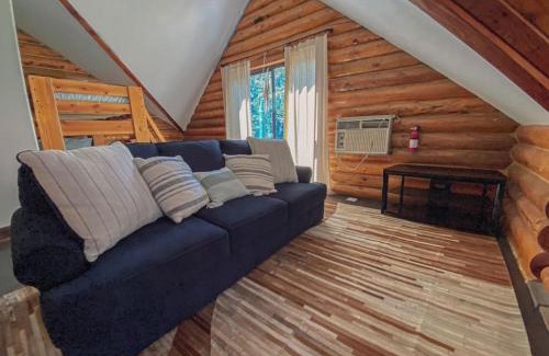 Pine Casa | Charming Log AFrame in Pine