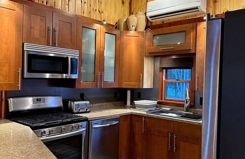Fond du Lac Cabina | Charming Log Cabin on a private spring fed lake