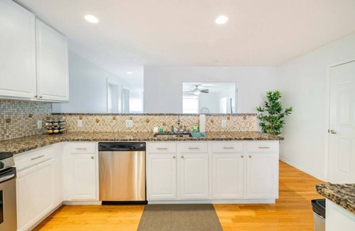 Brush Park Apartamento | Charming Lower-Level Flat, Walk to Sports Stadiums
