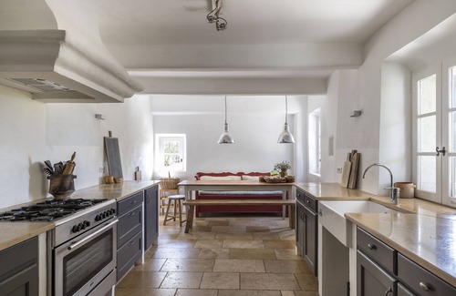 Cotignac Casa | Encantadora y lujosa casa en Cotignac para 10 personas, 5 dormitorios, 3 baños, piscina.
