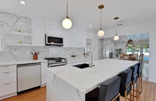 Ladera Heights Casa | Charming Luxury 3-bedroom house with Private Parking in welcoming Ladera Heights