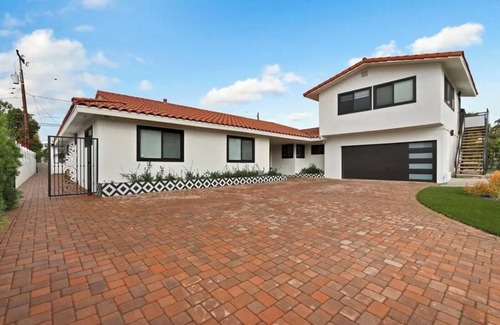 Ladera Heights Casa | Charming Luxury 3-bedroom house with Private Parking in welcoming Ladera Heights