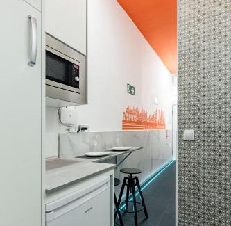 San Blas-Canillejas Casa | Charming Madrid Las Rosas, Alojamiento de 2 habitaciones con cocina