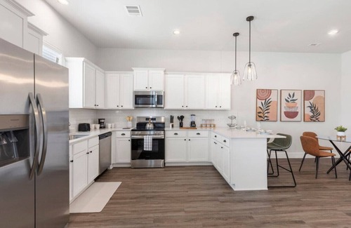 Magnolia Casa | Charming Magnolia Retreat - Clubhouse & Gym Access
