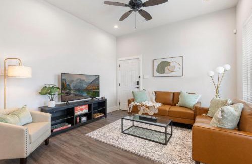 Magnolia Casa | Charming Magnolia Retreat Clubhouse and Gym Access