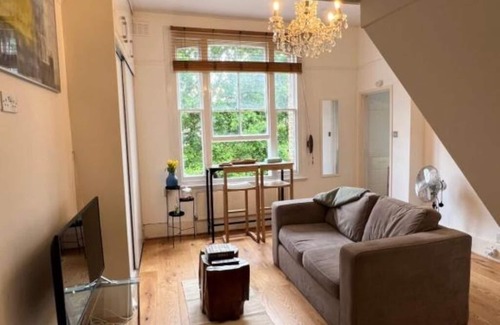 East Putney Apartamento | Charming Maisonette Studio Flat in the Heart of Putney