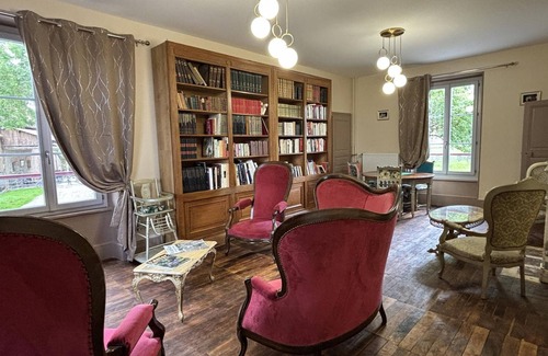 Jaligny-sur-Besbre Cabaña | Casa Señorial con Encanto, Spa, Parque y Actividades