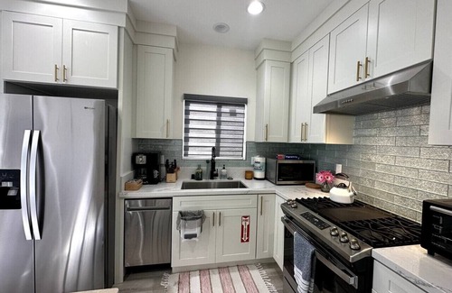 Huntington Beach Casa | Charming Master Bedroom in Huntington Beach