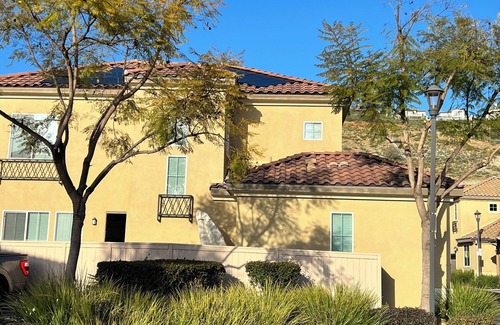 San Elijo Hills Casa | Charming Master Bedroom and bath in wonderful house San Marcos fully furnished