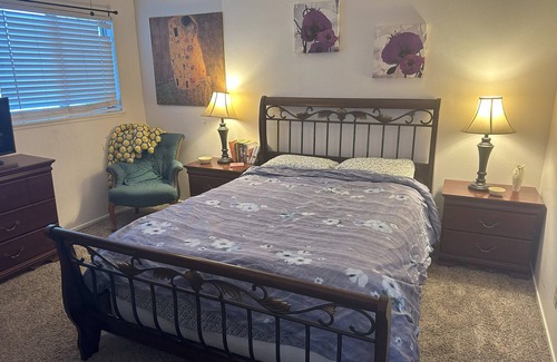 Citrus Heights Casa | Charming master suite in Citrus Heights with WiFi and Laundry facilities