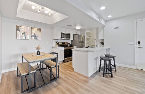 Mesa Apartamento | Charming Mesa 1 BD Near ASU w/Pools, Game Room, Basketball Courts + more