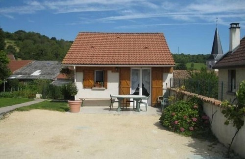 Sivry-la-Perche Cabaña | Acogedora Casa Rural en Meuse: Terraza, Garaje, Cerca de Verdun