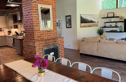 Pinole Cabaña | Charming mid-century cottage in Old Town Pinole