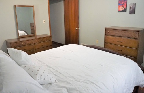 Aksarben - Elmwood Park Casa | Charming Mid-Century modern home - Historic Aksarben area