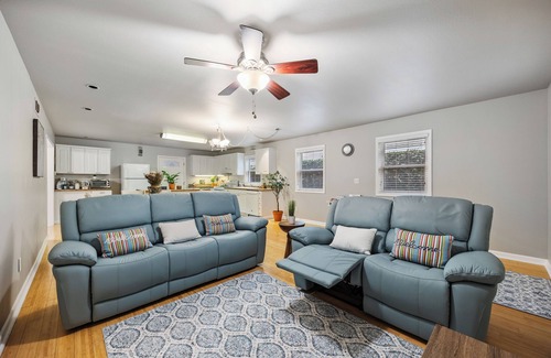 Midtown Sacramento Apartamento | Charming Midtown Home w/King Bed, Private Parking, near Sutter Medical