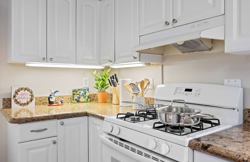 Midtown Sacramento Apartamento | Charming Midtown Home w/King Bed, Private Parking, near Sutter Medical