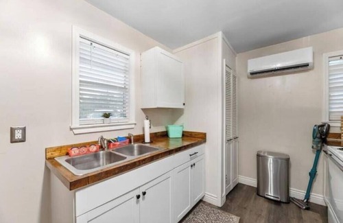 Mobile Casa | Charming Midtown Home w/ Private Patio; Mardi Gras