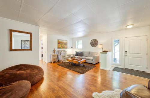 Healdsburg Casa | Charming Milk Barn Home on Vineyard Estate