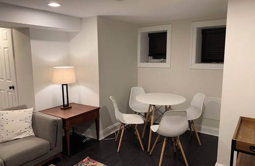 Pleasant Plains Apartamento | Charming, modern 1-bedroom apartment in Washington with WiFi, AC