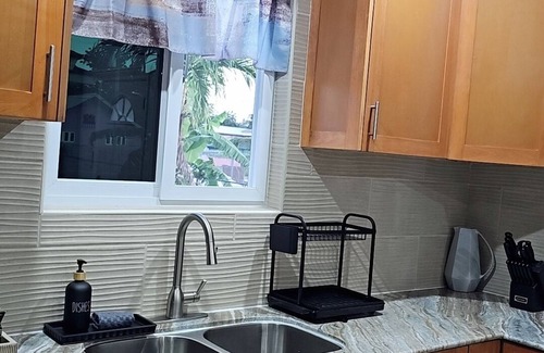 Belair Estates Apartamento | Charming Modern 1-bedroom apartment with WiFi, AC in Beautiful Nassau