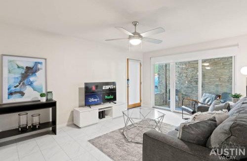 Westfield Apartamento | Charming Modern Apt Pool Patio Free Parking