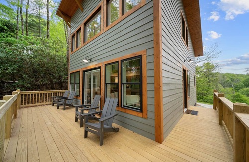 Boone Cabina | Charming Modern Cabin in Quiet Setting