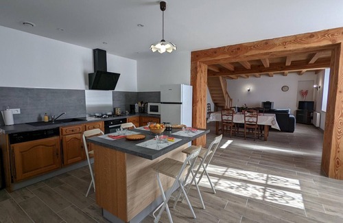 Puyreaux Cabaña | Casa espaciosa y luminosa con patio privado y todas las comodidades en un tranquilo pueblo de Charente