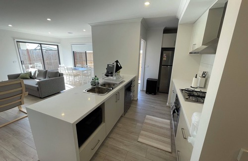 Wyndham Vale Casa | Charming Modern Family Home in Wyndham Vale