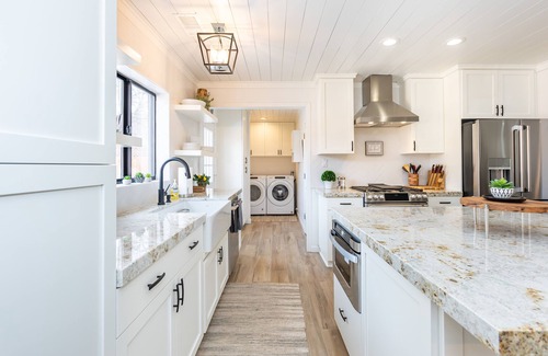 Coconino Estates Casa | Charming Modern Farmhouse In The Pines
