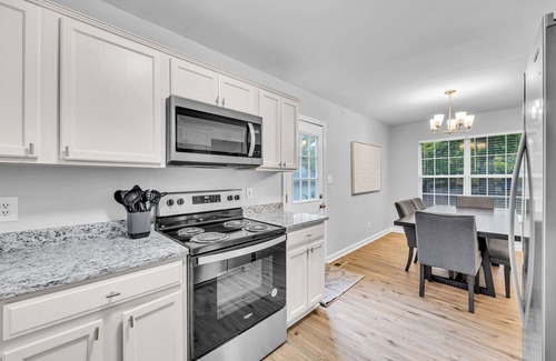 Winston - Salem Casa | Charming & Modern Home / Prime Location / Sleeps 8