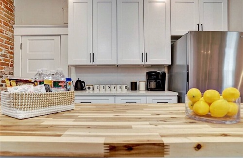 Washington Park West Casa | Charming Modern Home in Wash Park - 30 DAY RENTAL