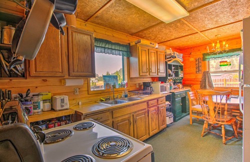 Ringling Cabina | Charming Montana Retreat w/ Mountain Views!
