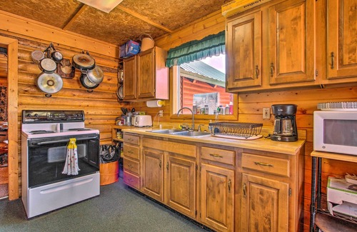 Ringling Cabina | Charming Montana Retreat w/ Mountain Views!