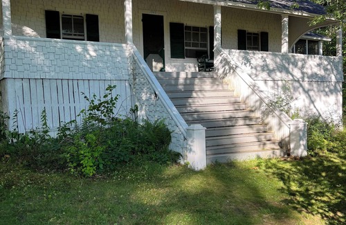 Shelburne Cabaña | Charming Mountain Cottage, 5-bedroom cottage in The White Mountains