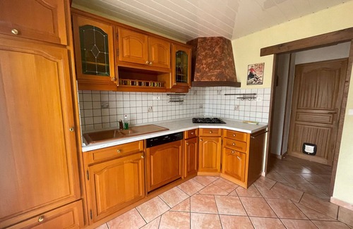 Anould Cabaña | Acogedor Pabellón Rural con Vistas a la Montaña y WiFi Gratis en Anould