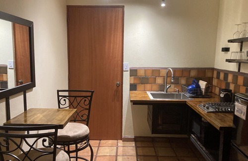 Rincon Apartamento | Ahora $ 75 / noche - Wifi gratuito, estudio con aire acondicionado, 1 a 3 personas