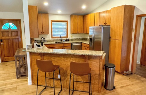 Hailey Casa | Charming Mountain Getaway in Heart of Hailey + Gorgeous Yard & Hot Tub!