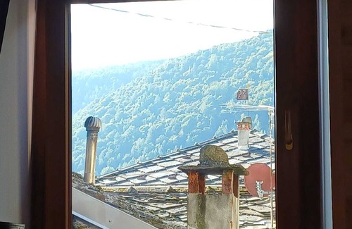 Ala di Stura Apartamento | Charming mountain apartment ideal for couples. Nature and relaxation.