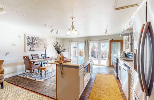 Rye Casa | Charming Mountain Stay w/ Enclosed Yard & Grill