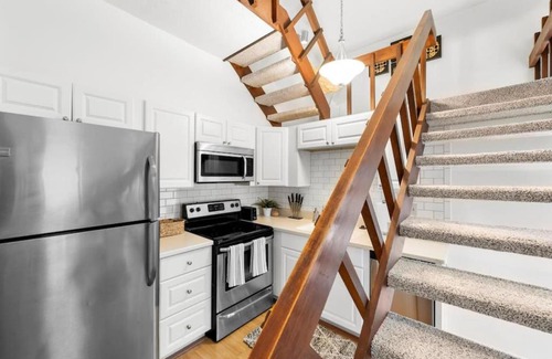 Mount Adams Apartamento | Charming Mt Adams 1BR in Prime Location