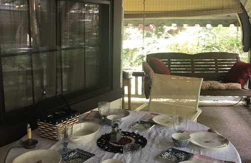 Mount Gretna Casa | Encantadora cabaña de Mt Gretna escondida en una comunidad de arte tranquila llena de teatro musical y cenas tranquilas en el porche
