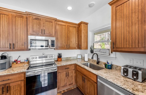 Murphy Casa | Charming Murphy House with Deck & River Views!