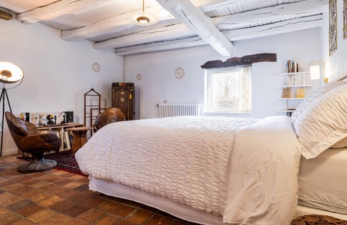 Blain Cama Y Desayuno | Escapada Natural: Suite de Lujo con Jardín, Sala de Yoga y Equipamiento Ecológico