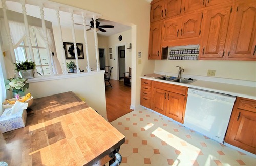 Nauvoo Casa | Charming Nauvoo Farmhouse - 1 mile from Nauvoo Temple
