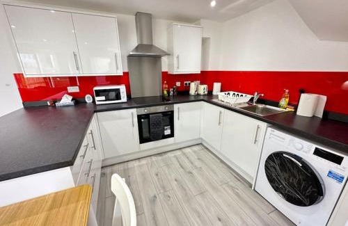 Headington Casa | Charming New 2BR Detached House-Central Headington- Wi-Fi, Netflix, Top Location